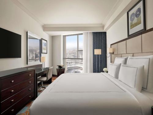 Classic King Size Single Room with kaaba View